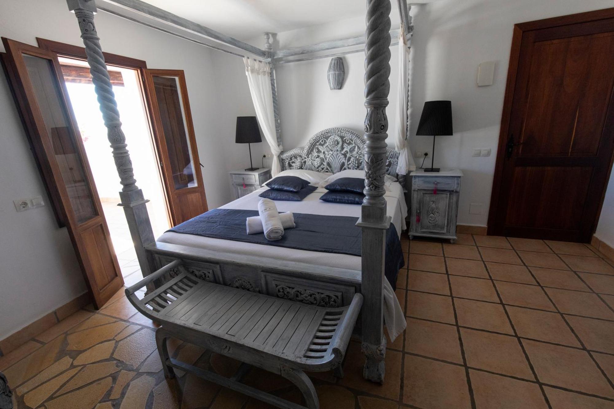Buenavista Suites Hotel Boutique Santa Eulària des Riu Kültér fotó