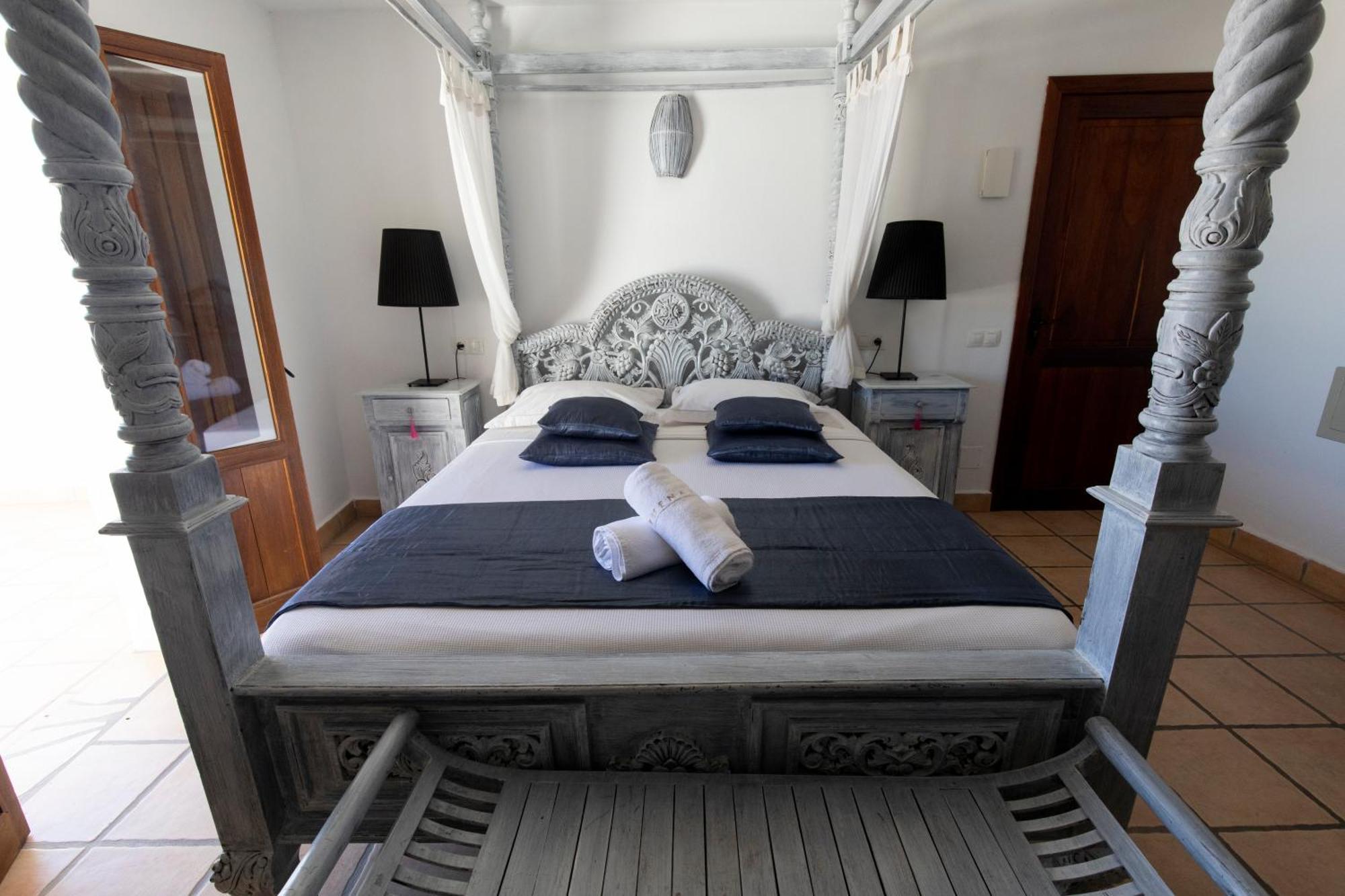 Buenavista Suites Hotel Boutique Santa Eulària des Riu Kültér fotó